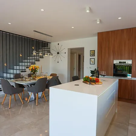 Lumani ** Luxury Near Split ** Kucine