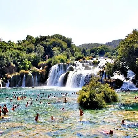 Lumani ** Luxury Near Split ** Willa *
