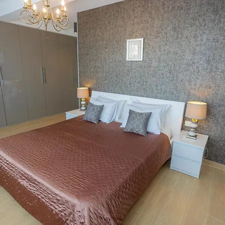 Lumani ** Luxury Near Split ** Willa *