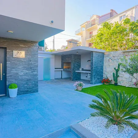 Lumani ** Luxury Near Split ** Vila *